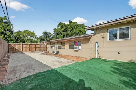 1910 SW 98th Terrace Miramar FL 33025