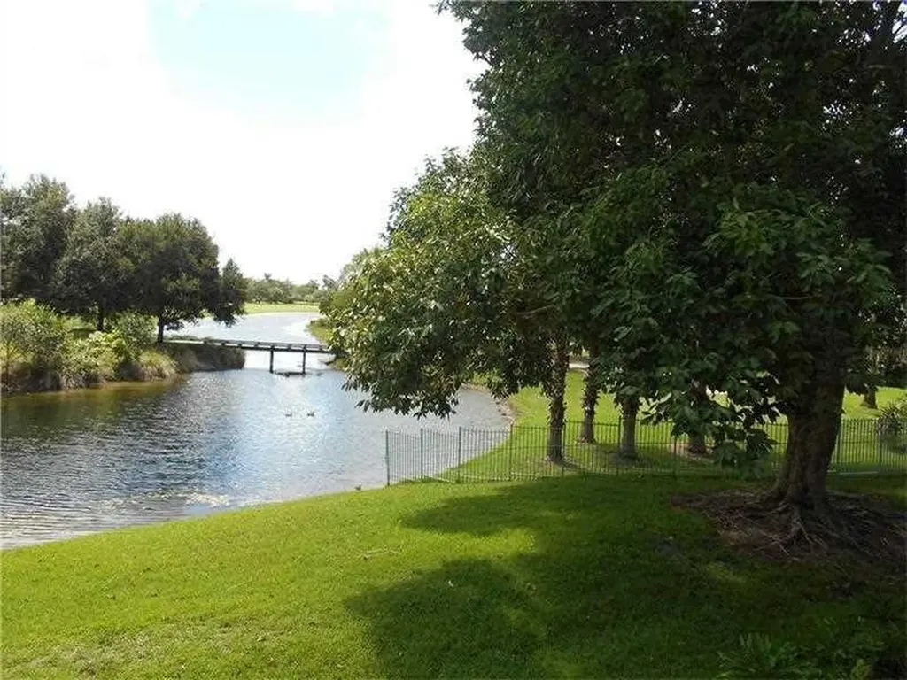 4014 NW 87th Avenue Sunrise FL 33351