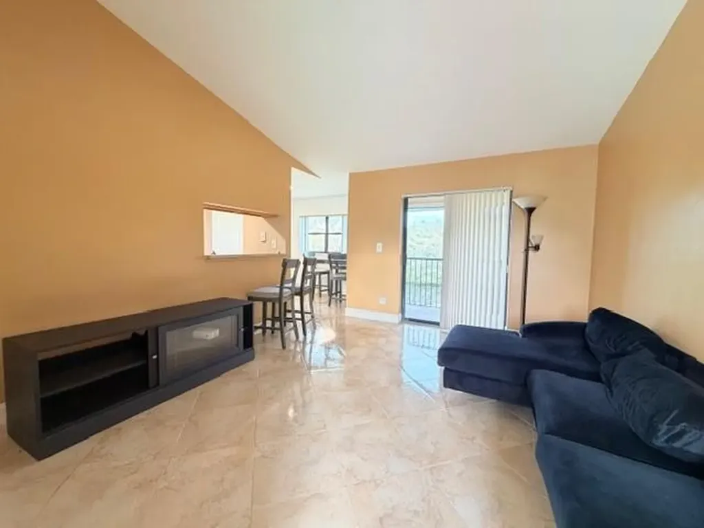 4014 NW 87th Avenue Sunrise FL 33351