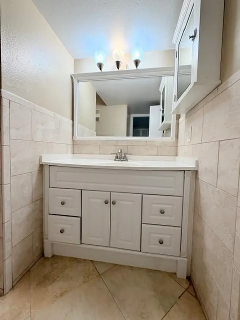 4014 NW 87th Avenue Sunrise FL 33351