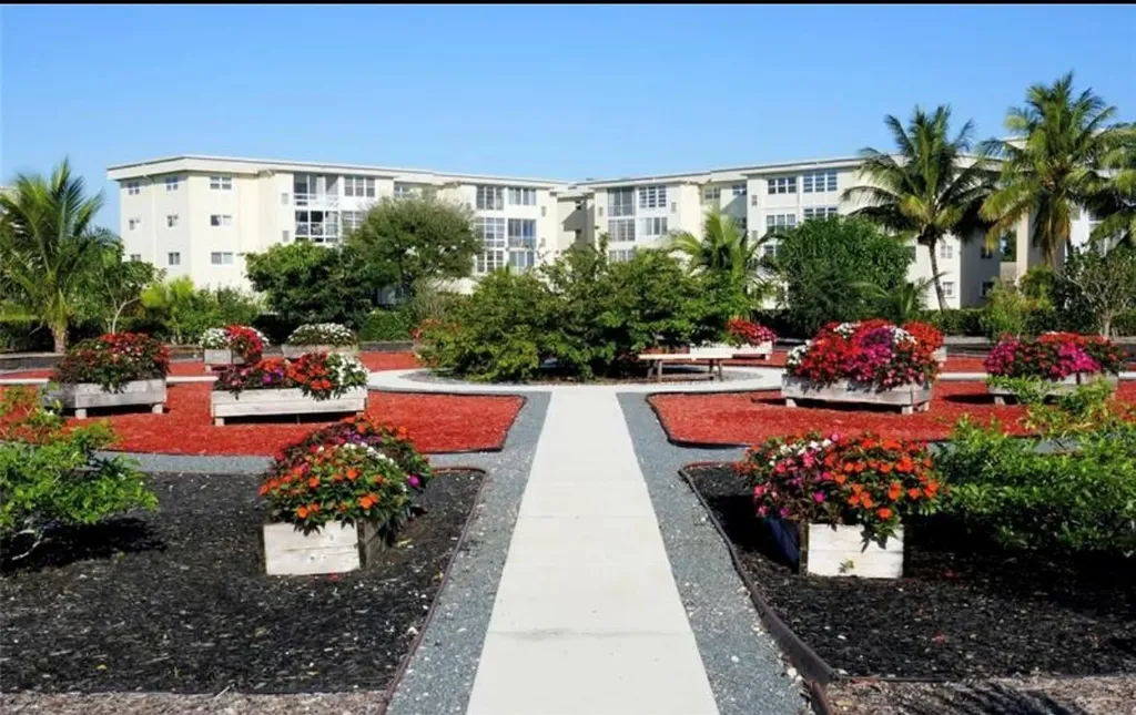 2615 NE 3rd Court Boynton Beach FL 33435