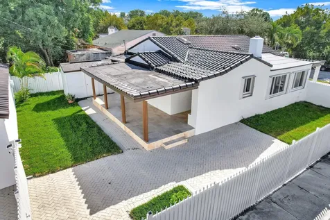 2291 SW 17th Street Miami FL 33145