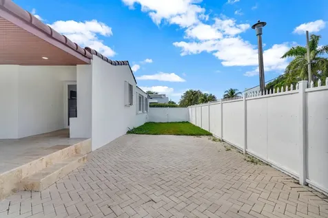 2291 SW 17th Street Miami FL 33145