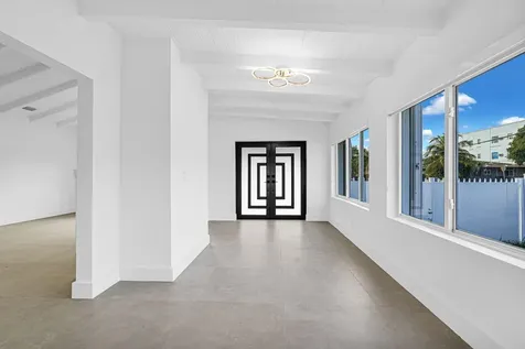 2291 SW 17th Street Miami FL 33145