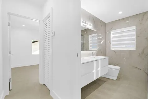2291 SW 17th Street Miami FL 33145