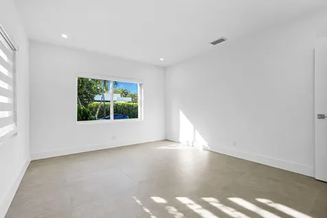 2291 SW 17th Street Miami FL 33145