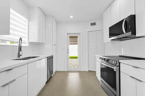 2291 SW 17th Street Miami FL 33145