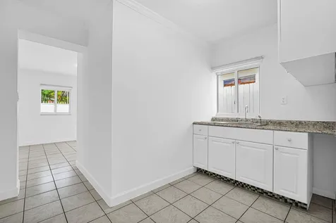 2291 SW 17th Street Miami FL 33145