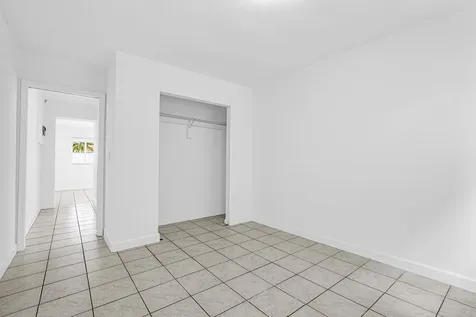 2291 SW 17th Street Miami FL 33145