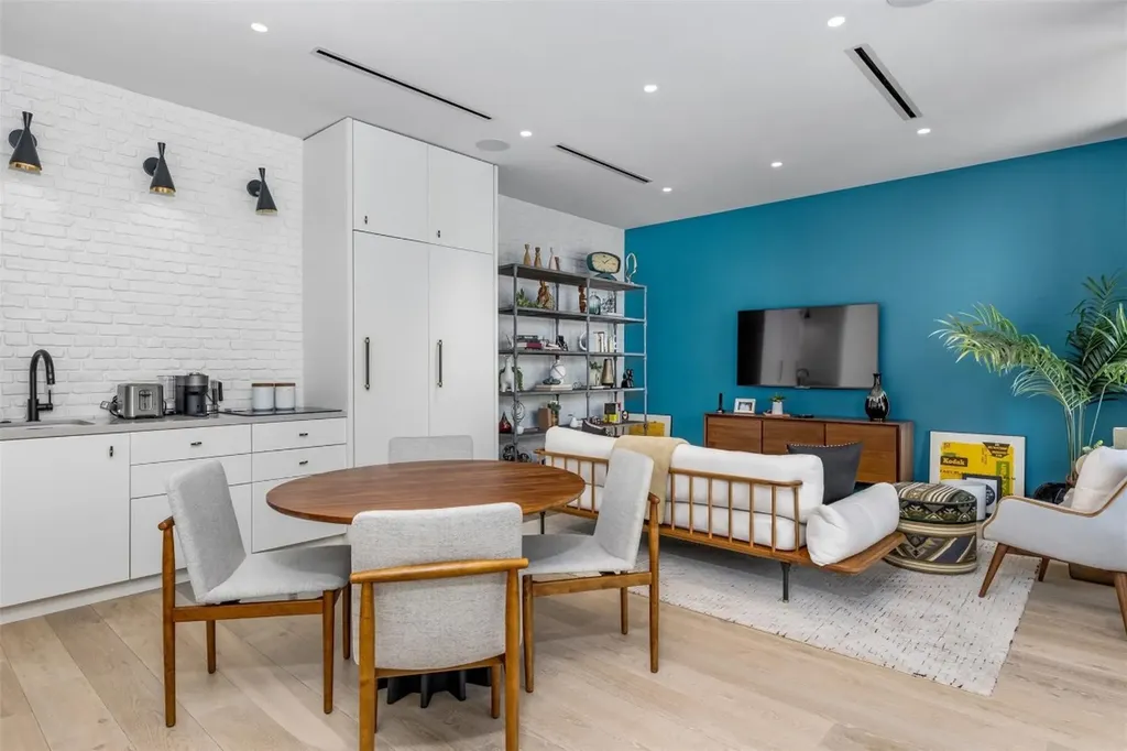 516 Mola Avenue Fort Lauderdale FL 33301
