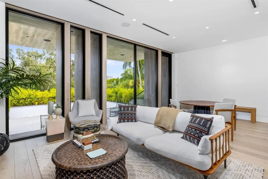 516 Mola Avenue Fort Lauderdale FL 33301