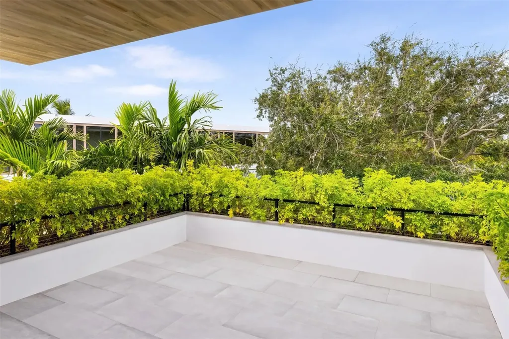516 Mola Avenue Fort Lauderdale FL 33301