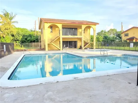 2743 NW 47th Terrace Lauderdale Lakes FL 33313