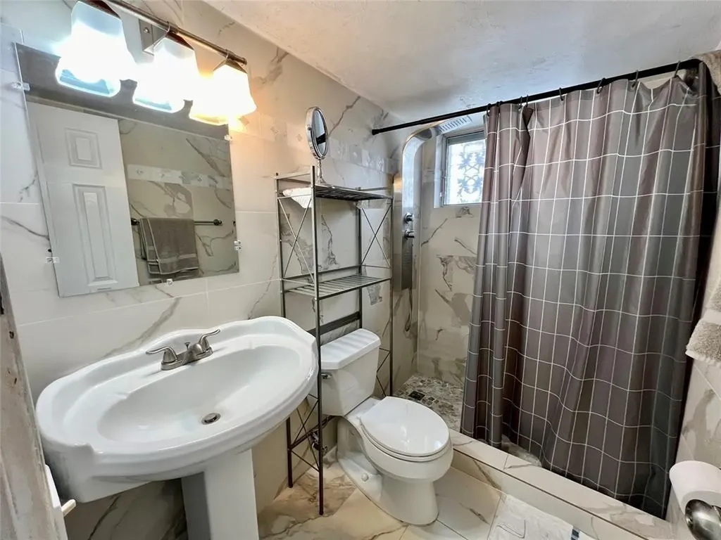 2840 NE 33rd Court Fort Lauderdale FL 33306
