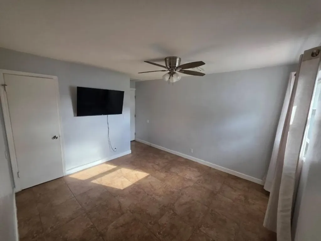 690 NW 68th Avenue Plantation FL 33317