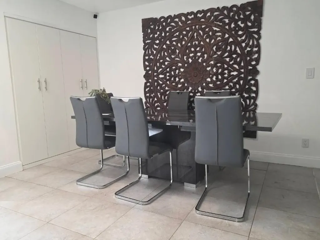 690 NW 68th Avenue Plantation FL 33317