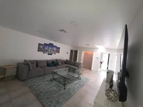 690 NW 68th Avenue Plantation FL 33317