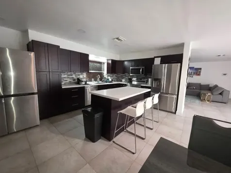 690 NW 68th Avenue Plantation FL 33317