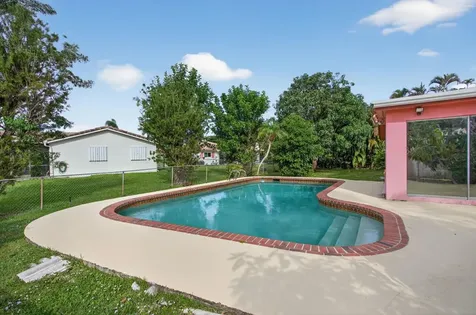 4460 NW 105th Terrace Coral Springs FL 33065