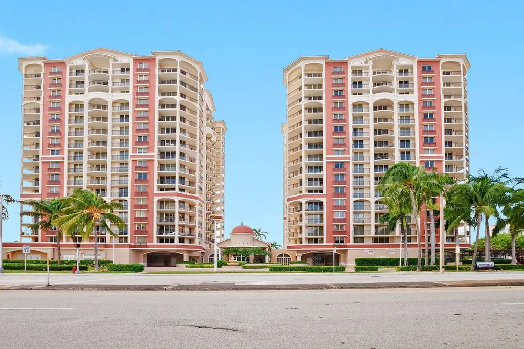 2011 N Ocean Boulevard Fort Lauderdale FL 33305