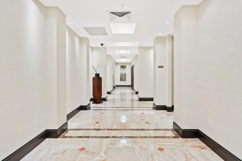 2011 N Ocean Boulevard Fort Lauderdale FL 33305