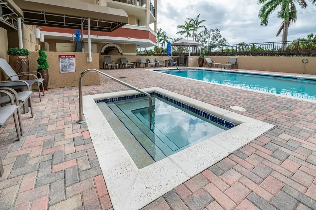 2011 N Ocean Boulevard Fort Lauderdale FL 33305