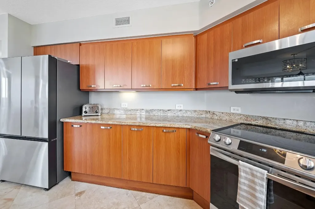2011 N Ocean Boulevard Fort Lauderdale FL 33305