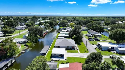 1069 9th Street Okeechobee FL 34974