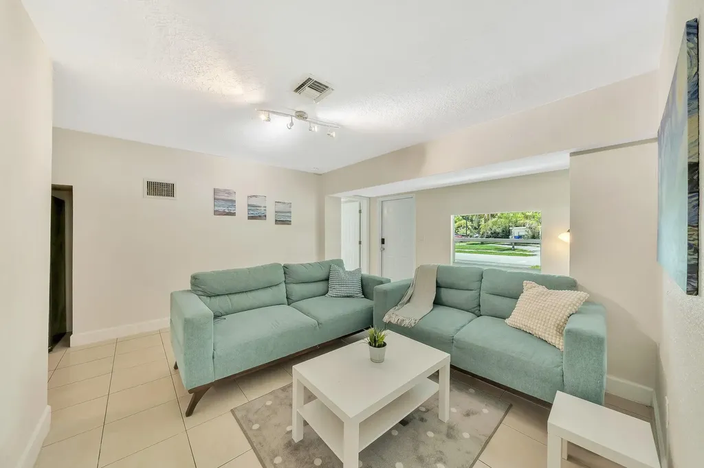 1412 NE 25th Court Pompano Beach FL 33064