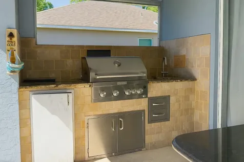 6715 NW Pinson Court Port St Lucie FL 34983