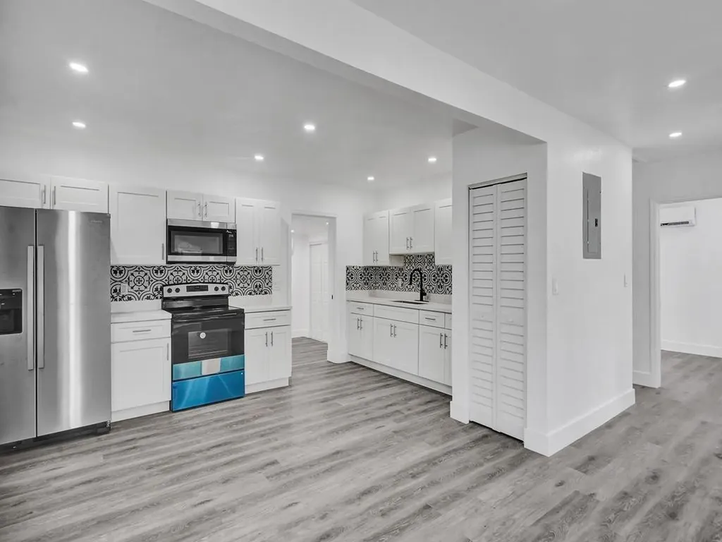 940 SW 28th Street Fort Lauderdale FL 33315