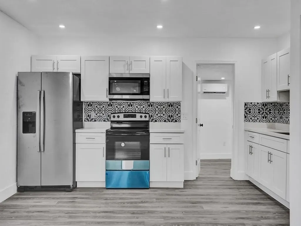 940 SW 28th Street Fort Lauderdale FL 33315