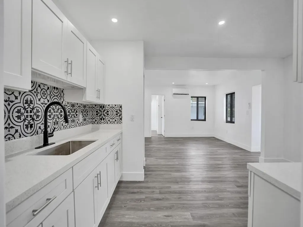 940 SW 28th Street Fort Lauderdale FL 33315