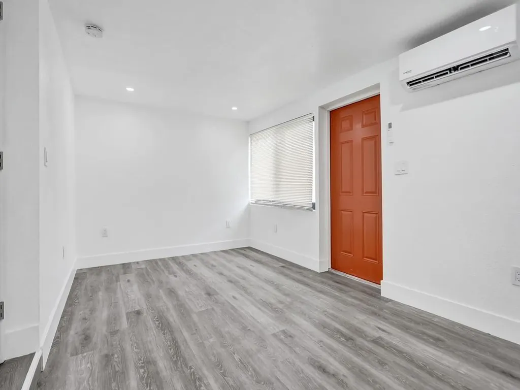 940 SW 28th Street Fort Lauderdale FL 33315