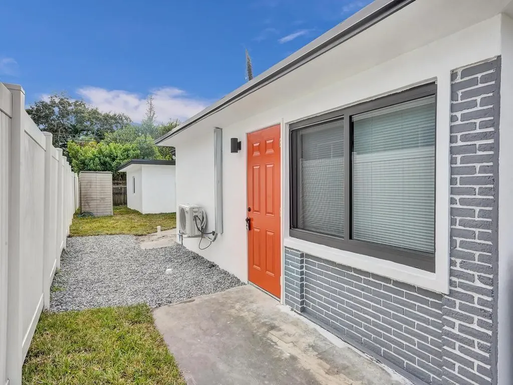 940 SW 28th Street Fort Lauderdale FL 33315