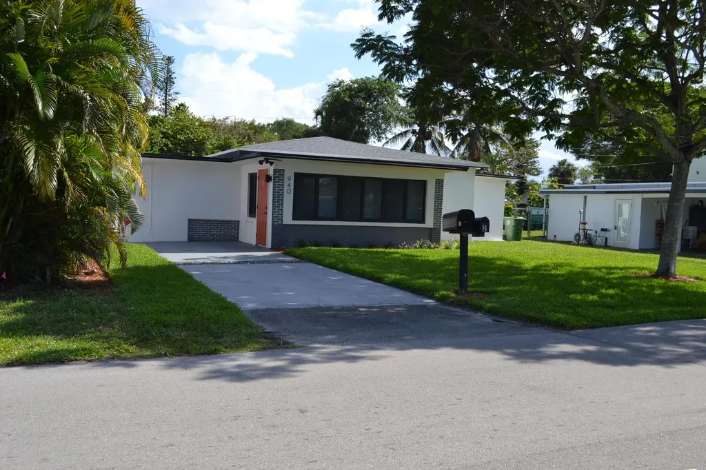 940 SW 28th Street Fort Lauderdale FL 33315