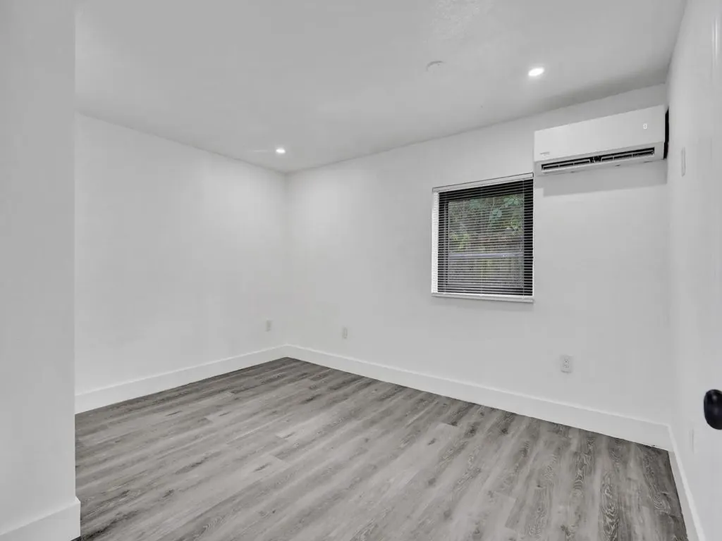 940 SW 28th Street Fort Lauderdale FL 33315
