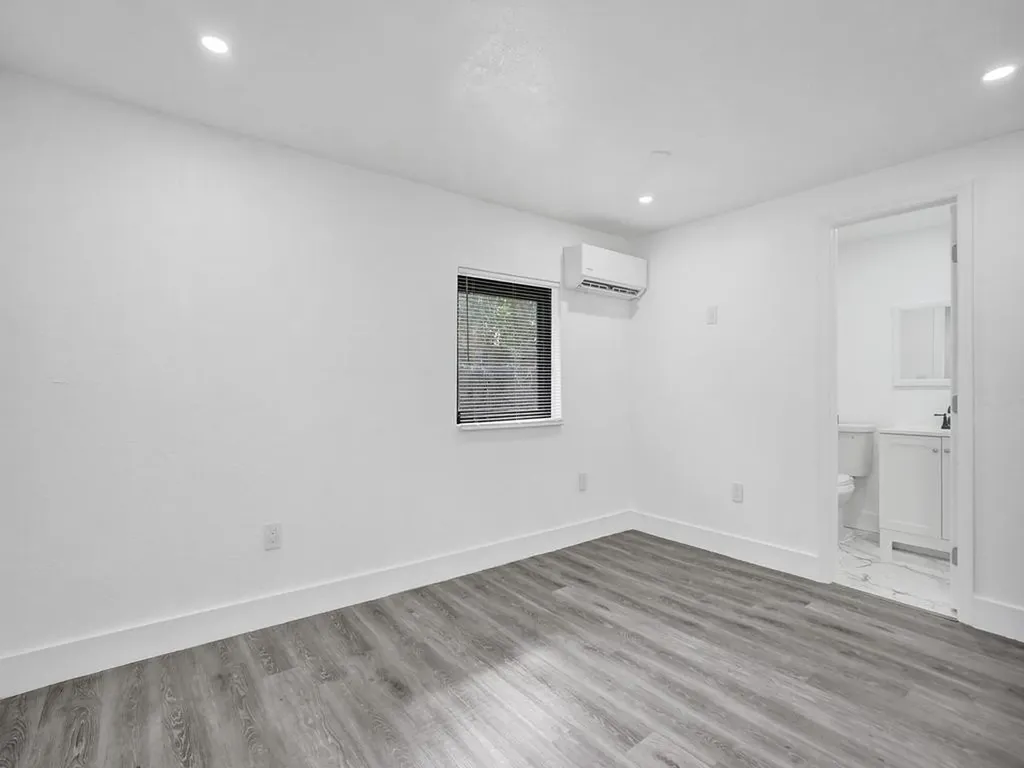940 SW 28th Street Fort Lauderdale FL 33315