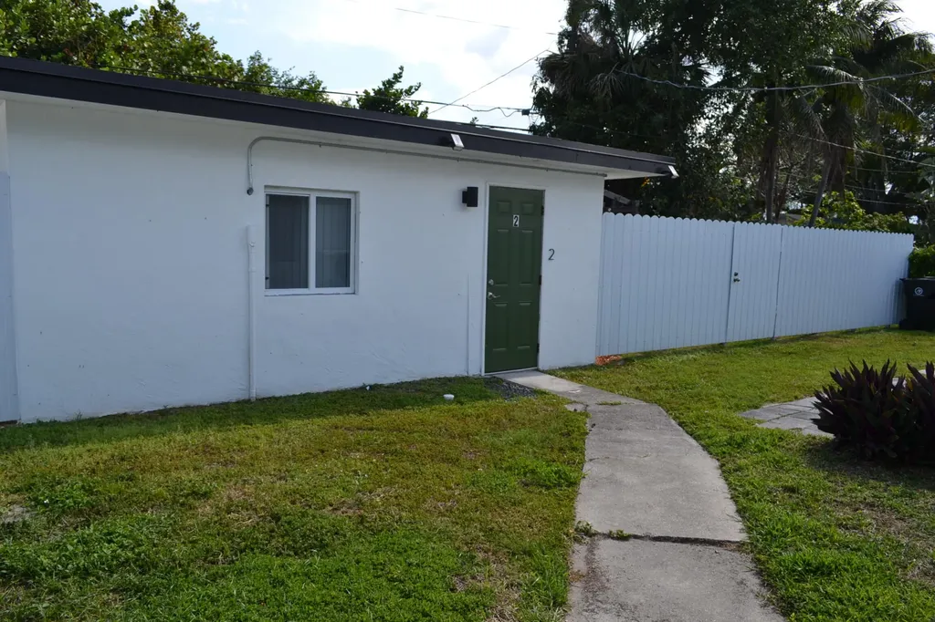 940 SW 28th Street Fort Lauderdale FL 33315