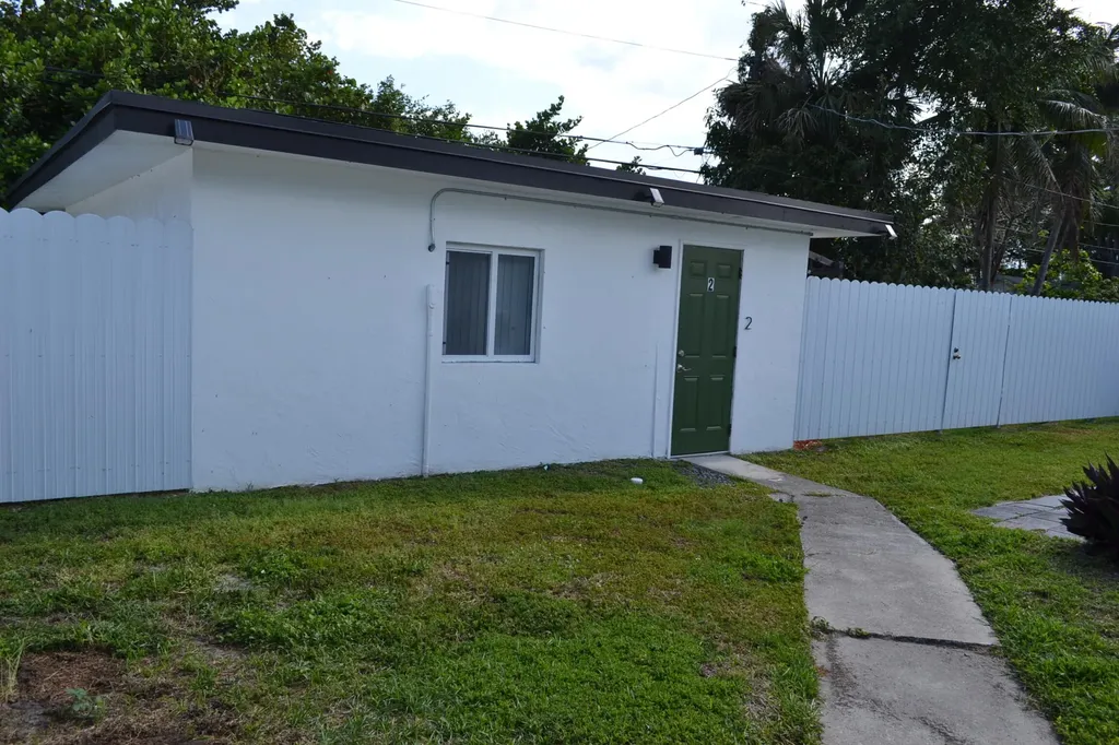 940 SW 28th Street Fort Lauderdale FL 33315