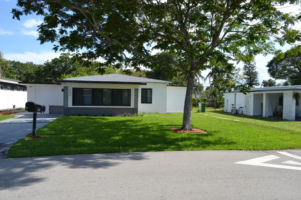 940 SW 28th Street Fort Lauderdale FL 33315