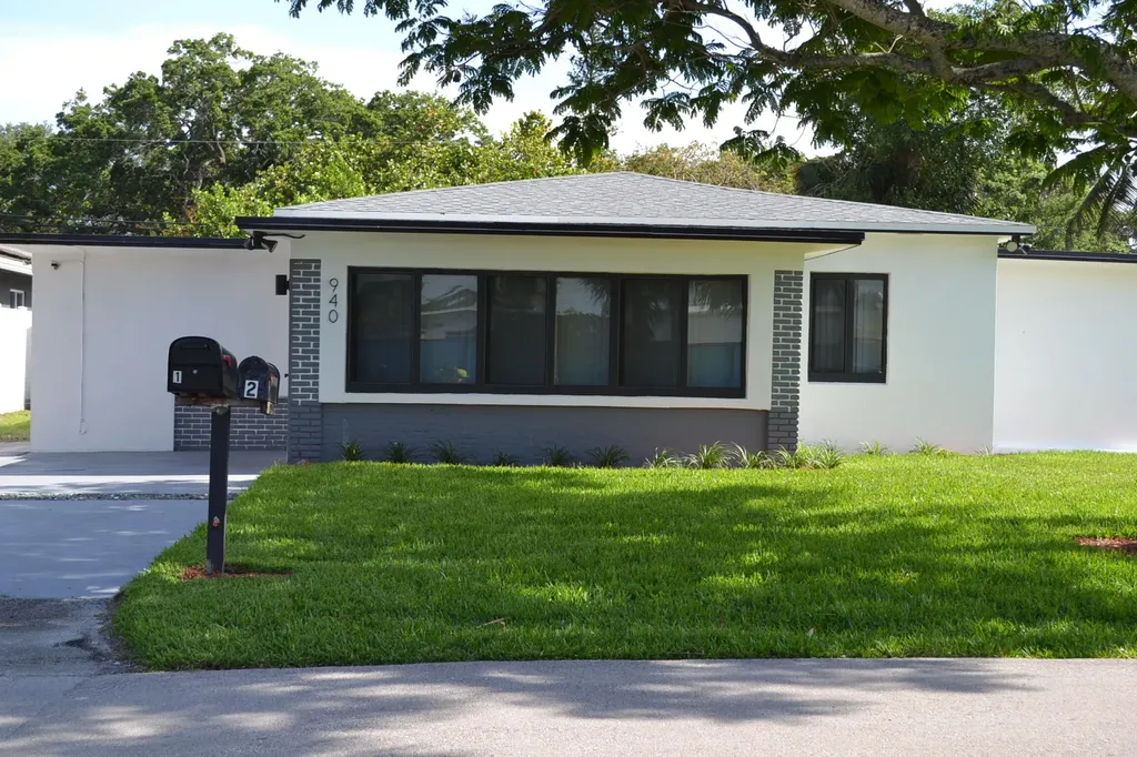 940 SW 28th Street Fort Lauderdale FL 33315