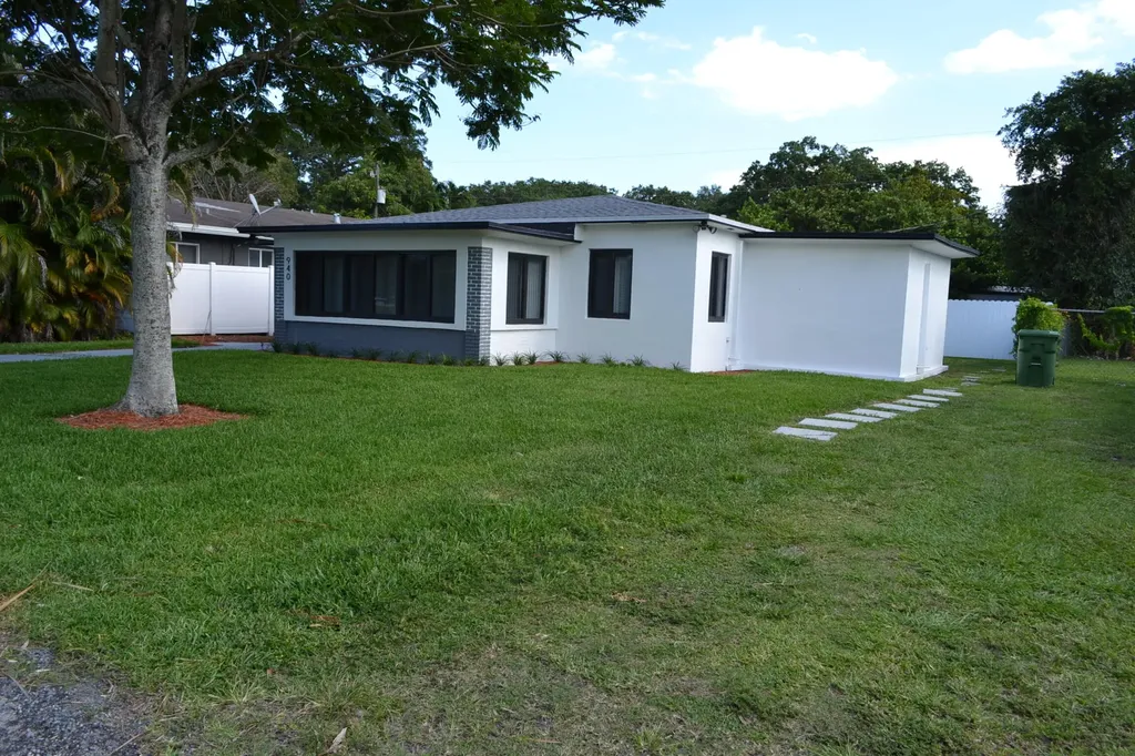 940 SW 28th Street Fort Lauderdale FL 33315