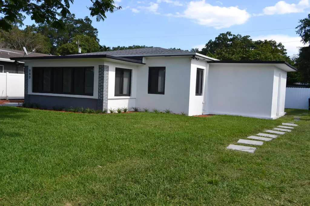 940 SW 28th Street Fort Lauderdale FL 33315