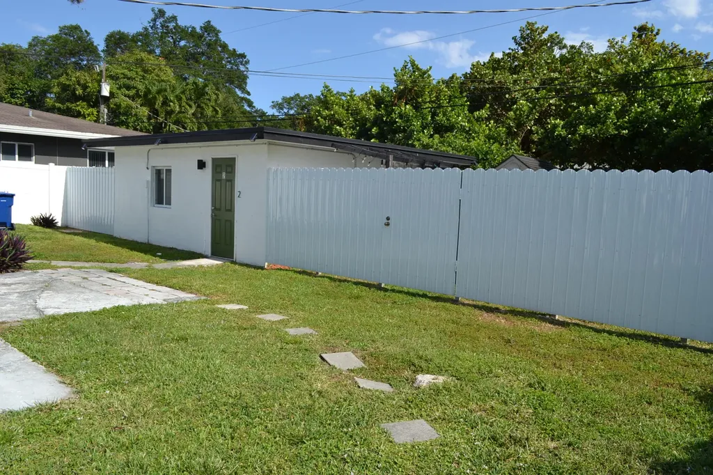 940 SW 28th Street Fort Lauderdale FL 33315