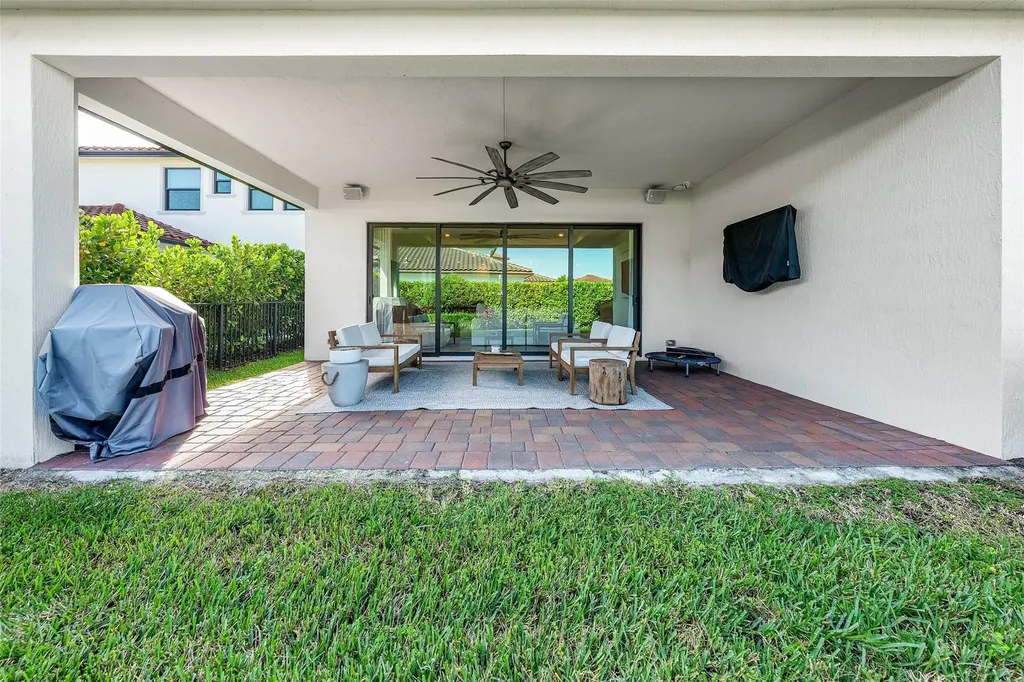 12295 N Baypoint Circle Parkland FL 33076