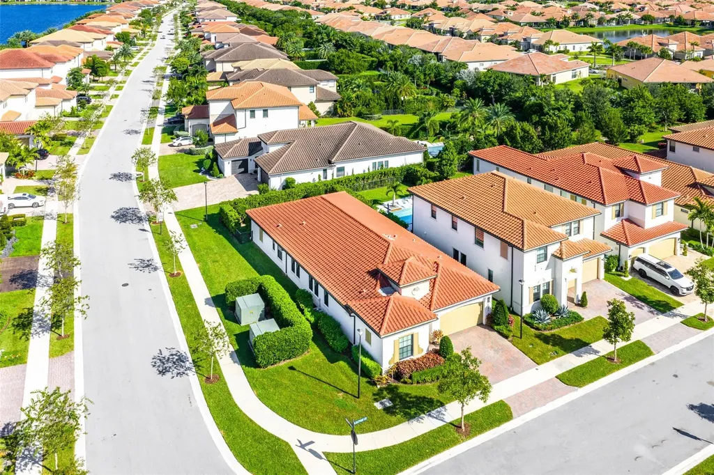12295 N Baypoint Circle Parkland FL 33076