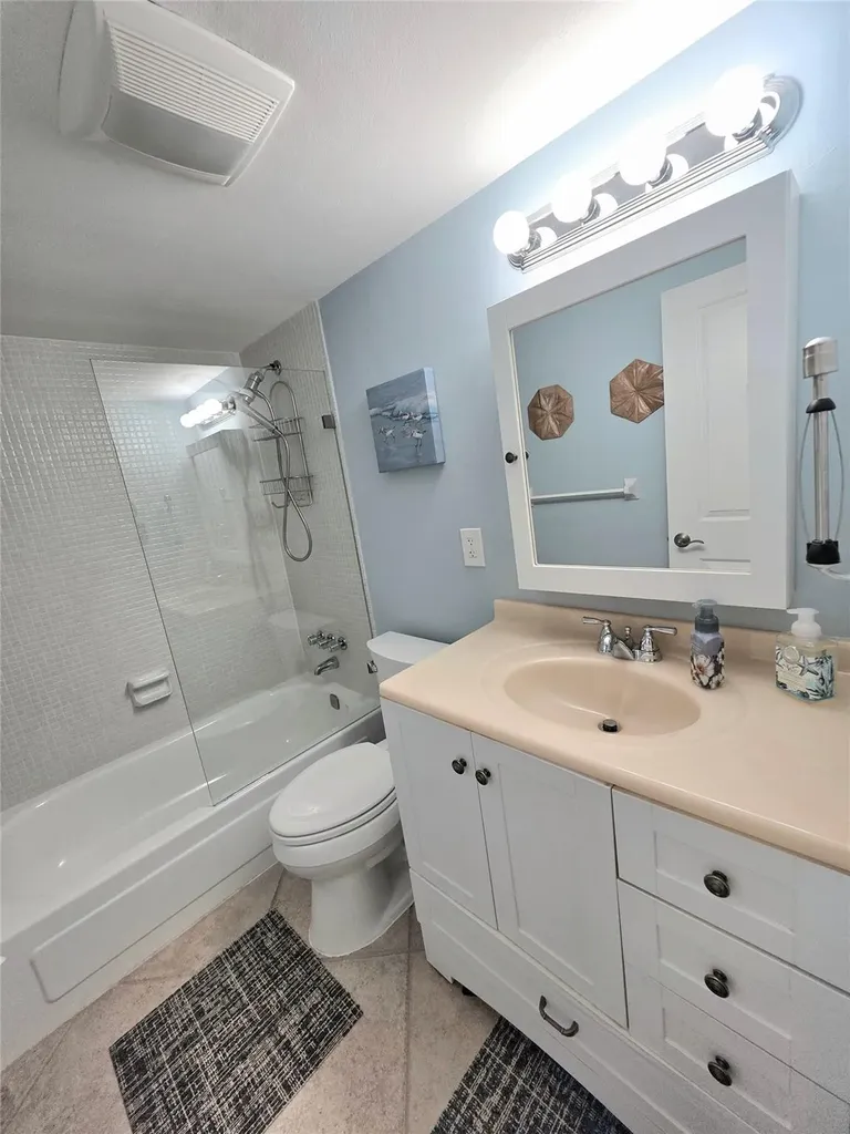 3200 NE 7th Court Pompano Beach FL 33062