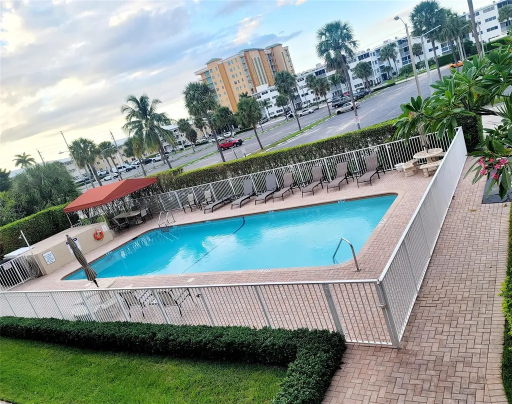 3200 NE 7th Court Pompano Beach FL 33062