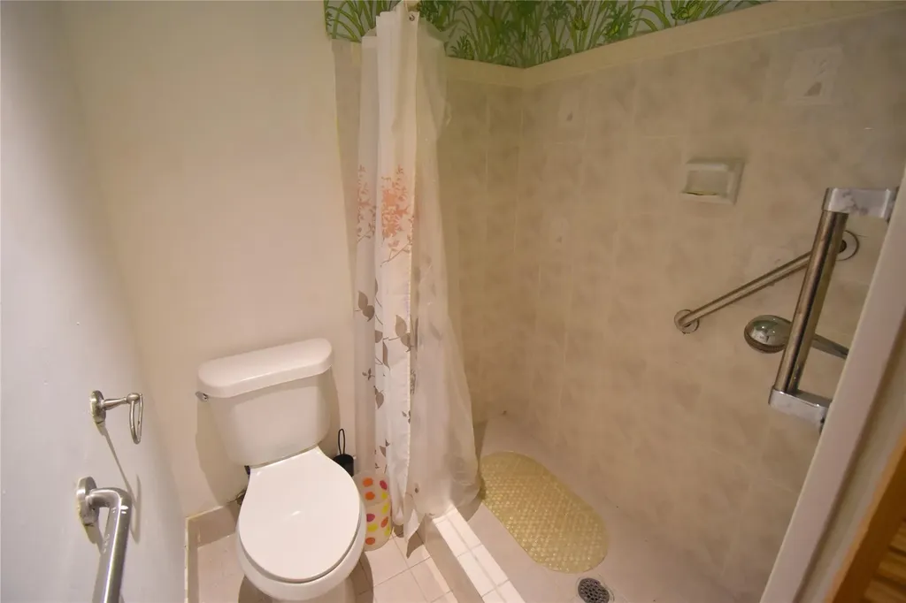 1713 NW 73rd Avenue Plantation FL 33313